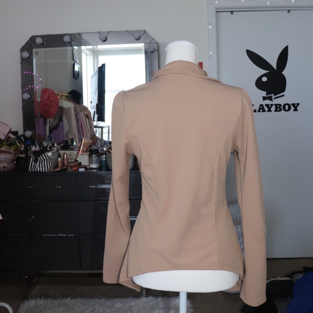 Blazer - Picture 2 of 3